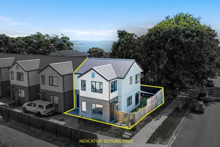 Photo of property in 8a Roys Road, Weymouth, Auckland, 2103