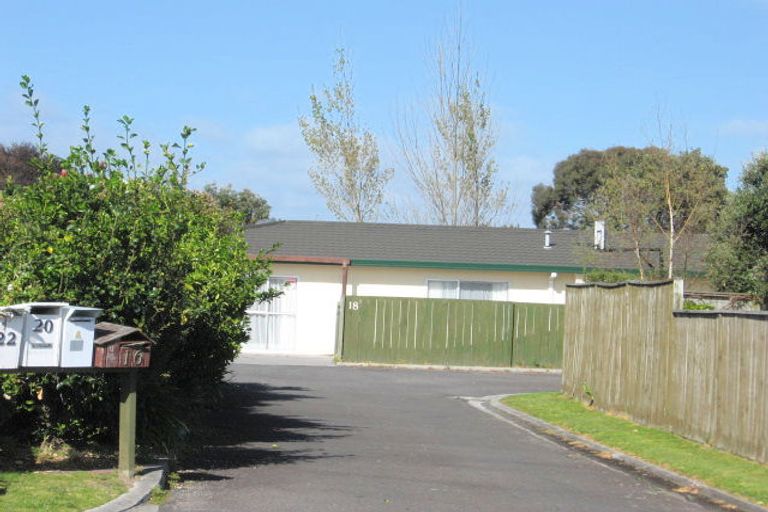Photo of property in 18 Barbara Grove, Papamoa Beach, Papamoa, 3118