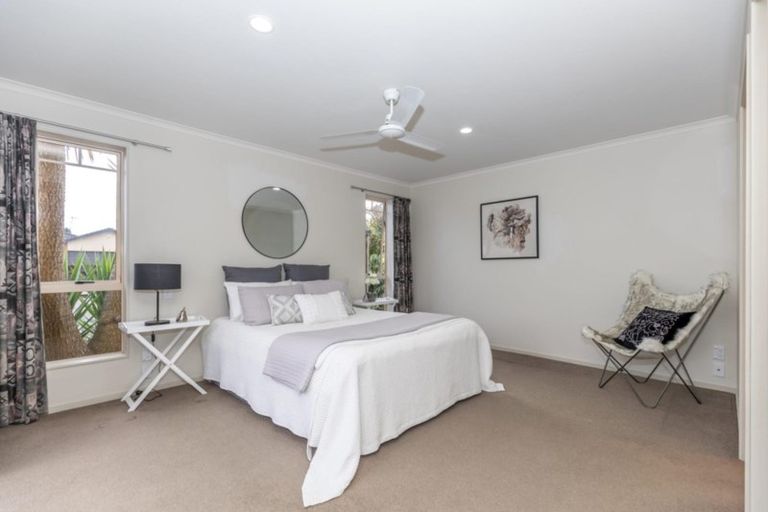 Photo of property in 2 Cabernet Close, Rototuna, Hamilton, 3210