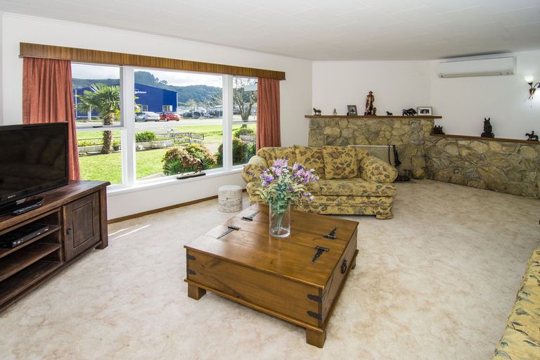 Photo of property in 26 Newman Road, Eketahuna, 4900