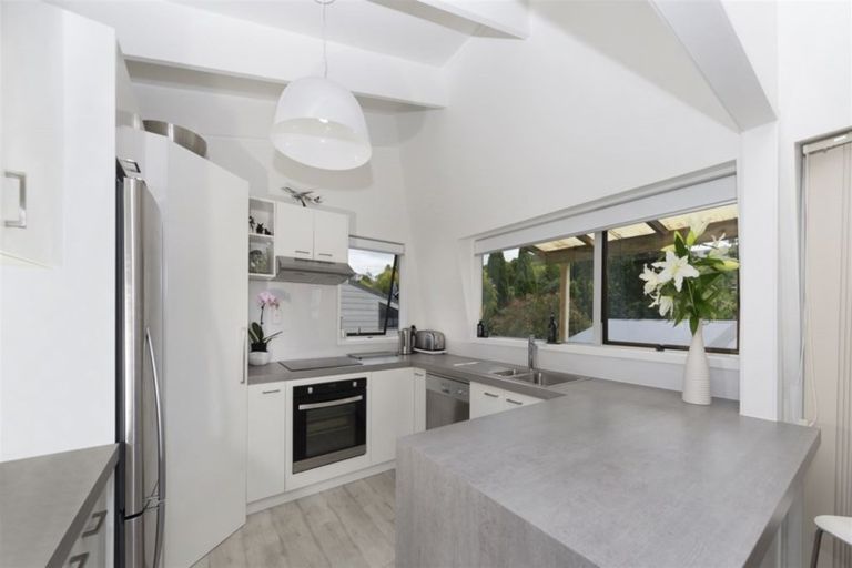 Photo of property in 1/17 Tiri View Place, Waiake, Auckland, 0630