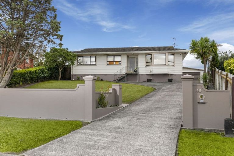 Photo of property in 45 Rosewarne Crescent, Glendene, Auckland, 0602