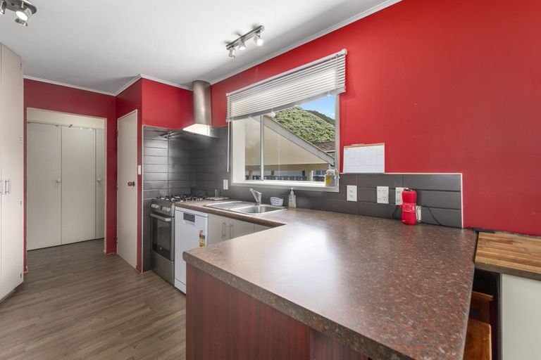 Photo of property in 41 Hartford Crescent, Totara Park, Upper Hutt, 5018