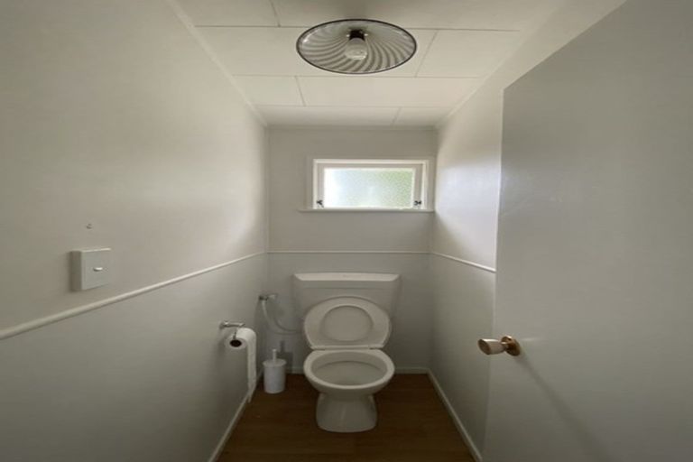 Photo of property in 32 Spinella Drive, Bayview, Auckland, 0629