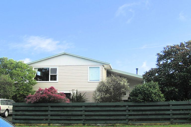 Photo of property in 43 Callender Terrace, Paraparaumu Beach, Paraparaumu, 5032