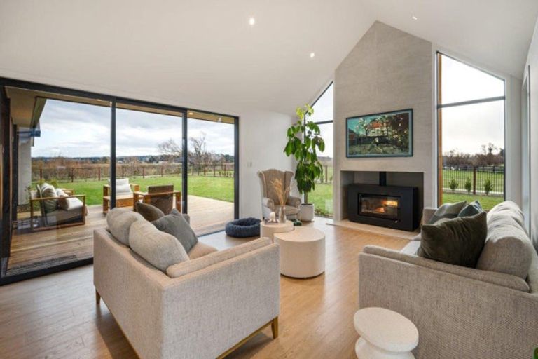 Photo of property in 1a Riverdale Place, Amberley, 7410