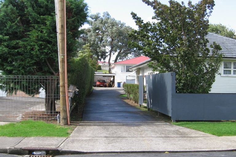 Photo of property in 2/9 Preston Avenue, Henderson, Auckland, 0610