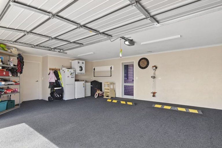 Photo of property in 17 Farleigh Close, Huntington, Hamilton, 3210