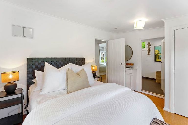 Photo of property in 42 Field Way, Waikanae Beach, Waikanae, 5036