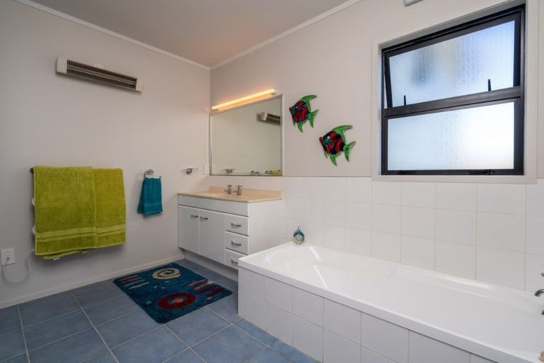 Photo of property in 22 Cullen Street, Mangawhai Heads, Mangawhai, 0505