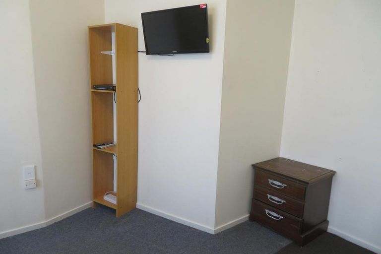 Photo of property in 6 Croft Grove, Moera, Lower Hutt, 5010