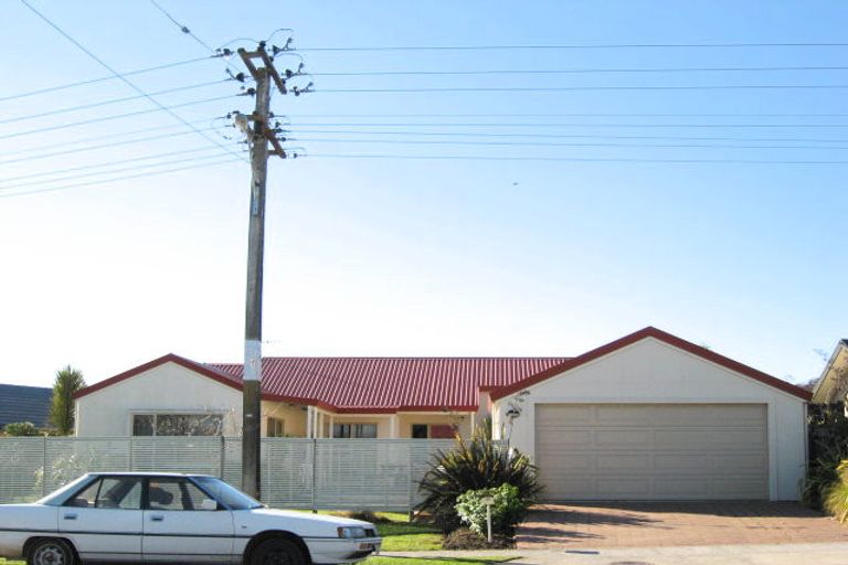 Photo of property in 20 Arataki Road, Havelock North, 4130