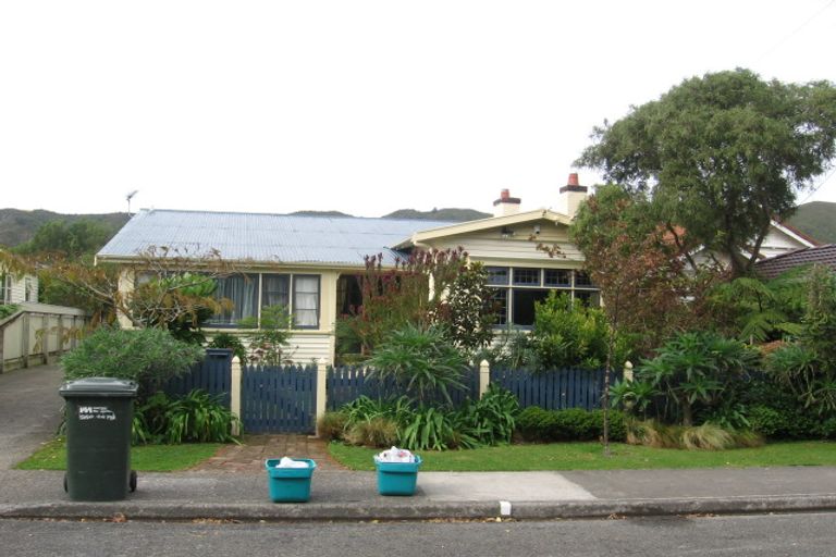 Photo of property in 12 Raymond Terrace, Fairfield, Lower Hutt, 5011