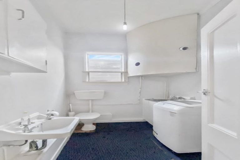 Photo of property in 151a The Parade, Island Bay, Wellington, 6023