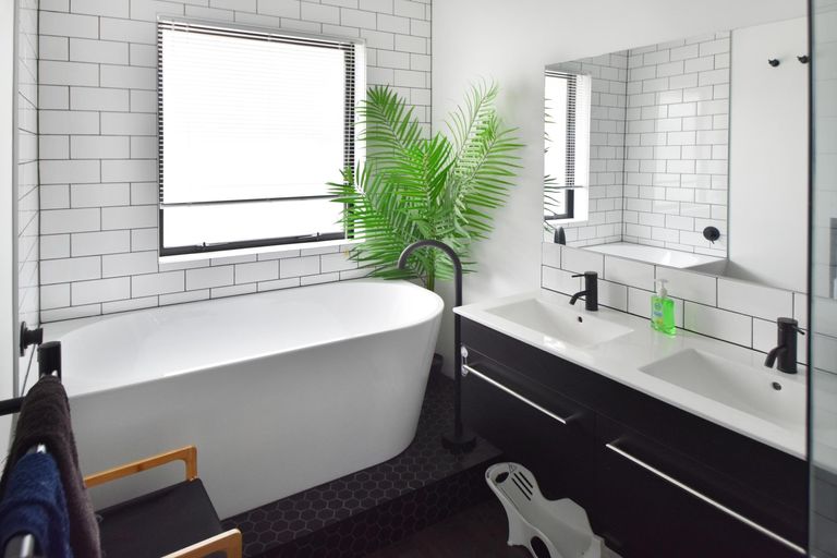 Photo of property in 15 Lakeland Avenue, Twizel, 7901