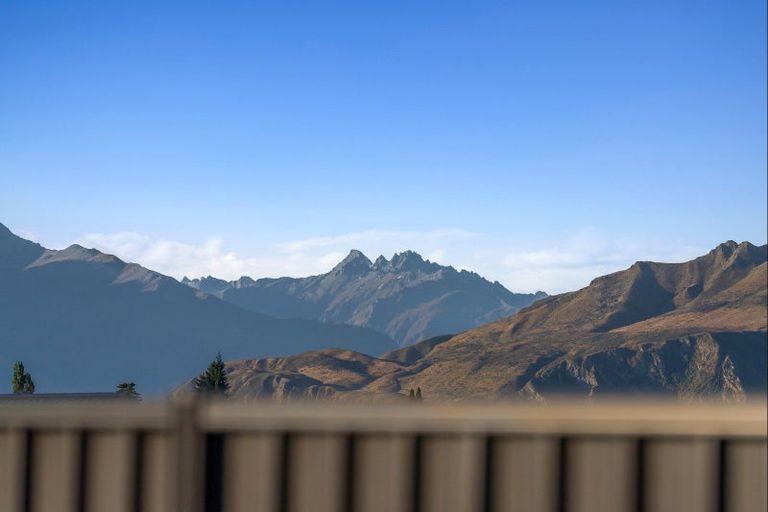 Photo of property in 11 Packer Road, Wanaka, 9382