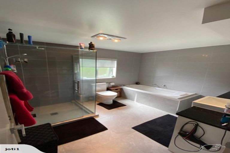 Photo of property in 22 Marwan Crescent, The Gardens, Auckland, 2105