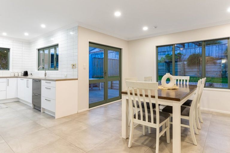 Photo of property in 12 Bowsprit Way, Whitby, Porirua, 5024