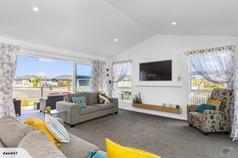 Photo of property in 1 Wahaika Way, Papamoa Beach, Papamoa, 3118