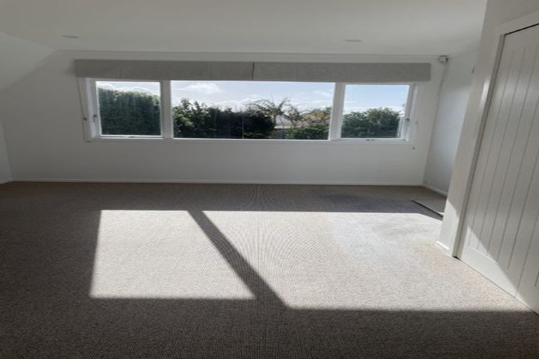 Photo of property in 63 Knights Road, Rothesay Bay, Auckland, 0630