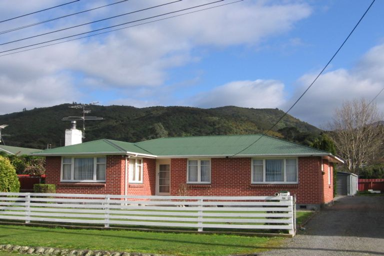 Photo of property in 24 Renall Street, Featherston, 5710