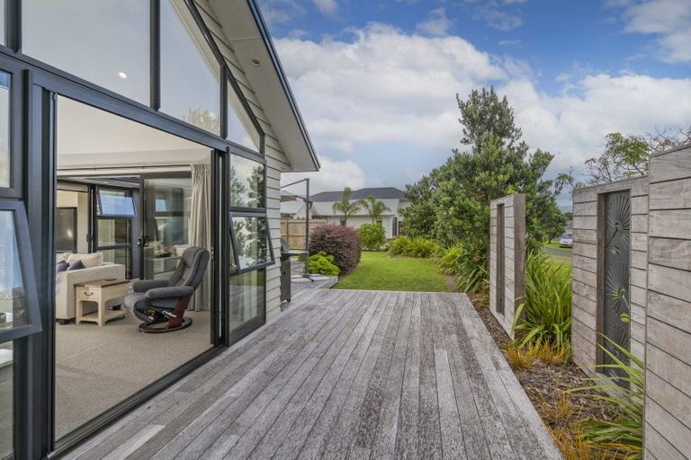 Photo of property in 1 Vanita Drive, Whitianga, 3510