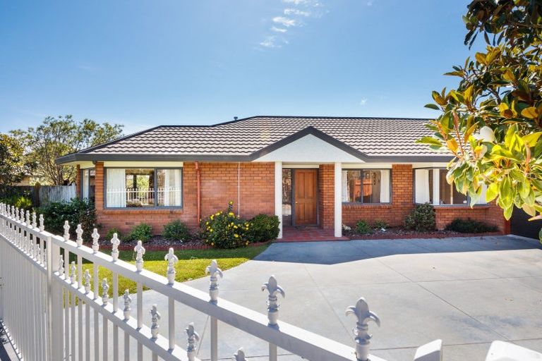 Photo of property in 7 Jasmine Place, Fitzherbert, Palmerston North, 4410