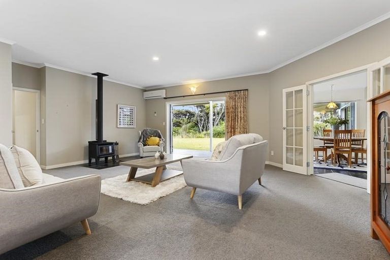Photo of property in 249 Forest Hill Road, Waiatarua, Auckland, 0612