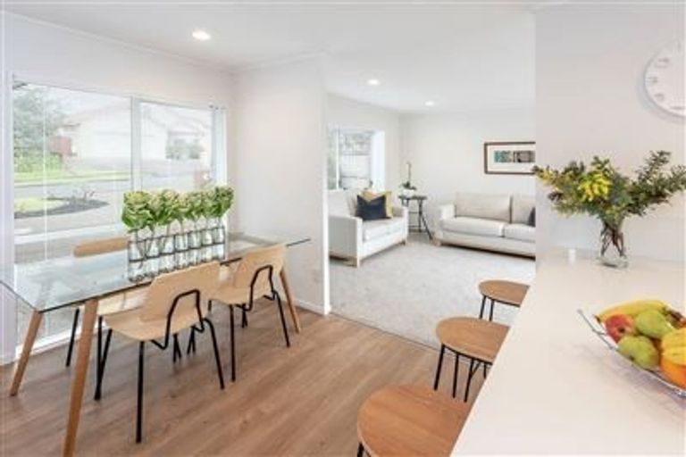 Photo of property in 2/23 Tarnica Road, Northpark, Auckland, 2013