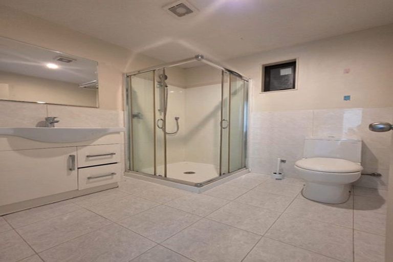 Photo of property in 68a Bradbury Road, Botany Downs, Auckland, 2010
