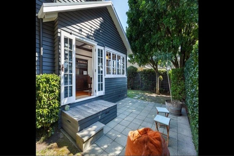 Photo of property in 379a Devonport Road, Tauranga South, Tauranga, 3112