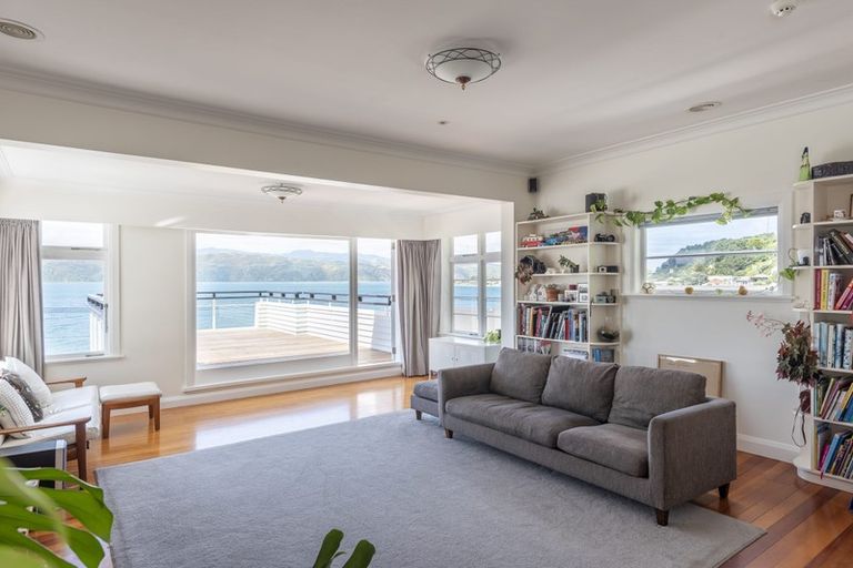 Photo of property in 189 Marine Parade, Seatoun, Wellington, 6022