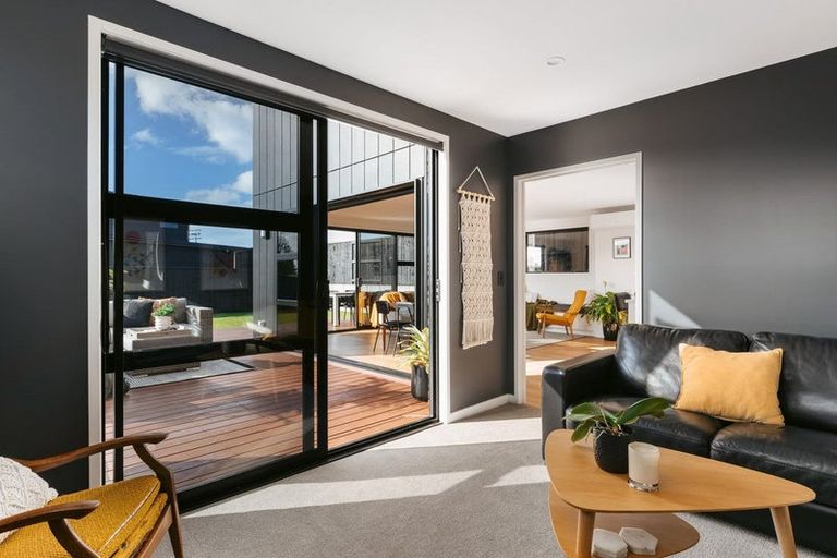 Photo of property in 8 Kuakua Close, Papamoa Beach, Papamoa, 3118