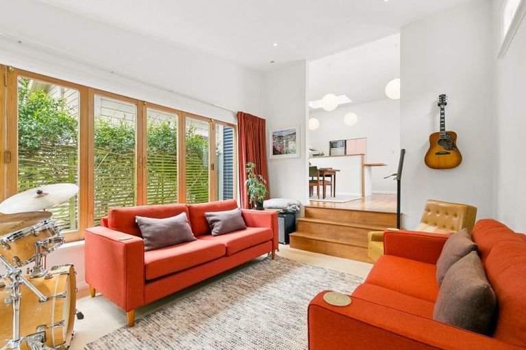 Photo of property in 5 Carrington Street, Mount Cook, Wellington, 6021