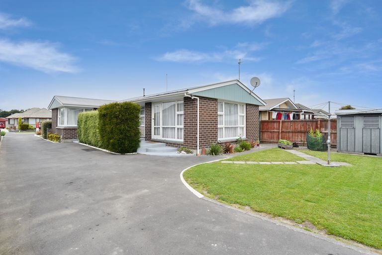 Photo of property in 25 Glenrowan Avenue, Avondale, Christchurch, 8061