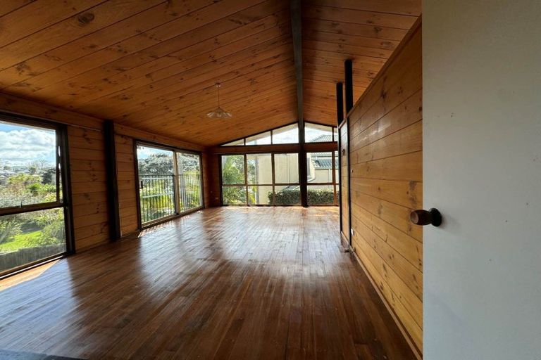 Photo of property in 893 Whangaparaoa Road, Manly, Whangaparaoa, 0930
