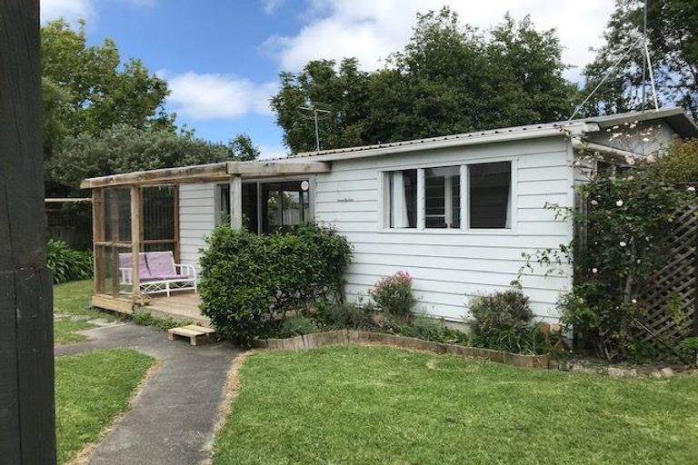 Photo of property in 50 Matua Road, Huapai, Kumeu, 0810