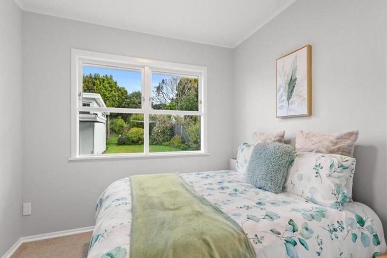 Photo of property in 63 Divich Avenue, Te Atatu South, Auckland, 0610
