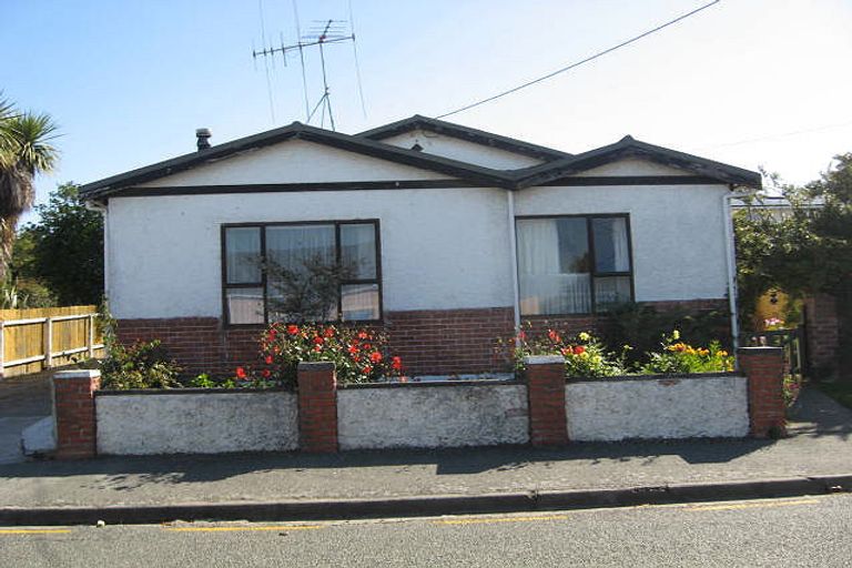 Photo of property in 12 Oxford Street, West End, Timaru, 7910
