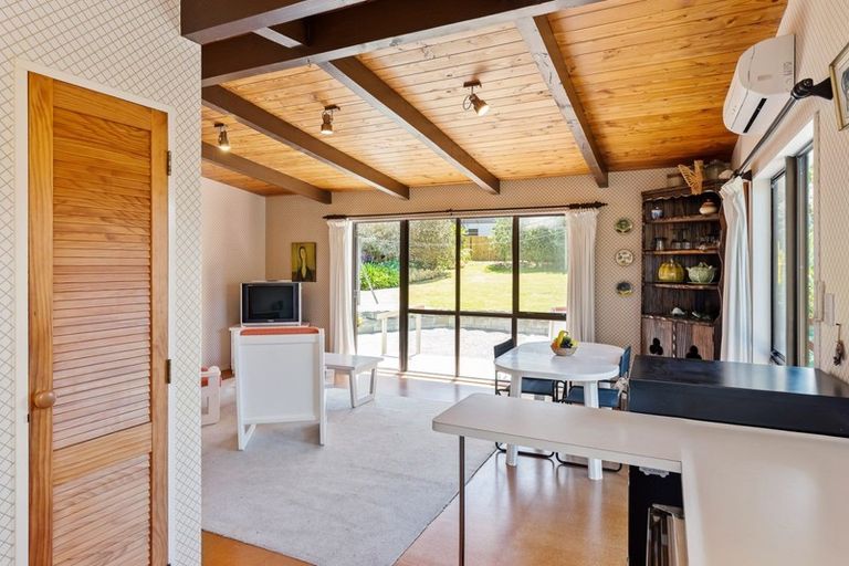 Photo of property in 175 Tutere Street, Waikanae Beach, Waikanae, 5036