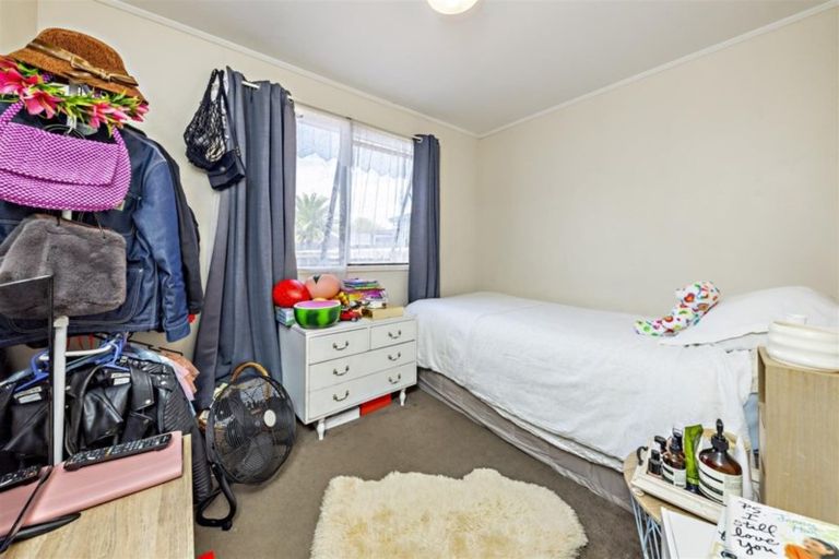 Photo of property in 6 Waterview Road, Favona, Auckland, 2024