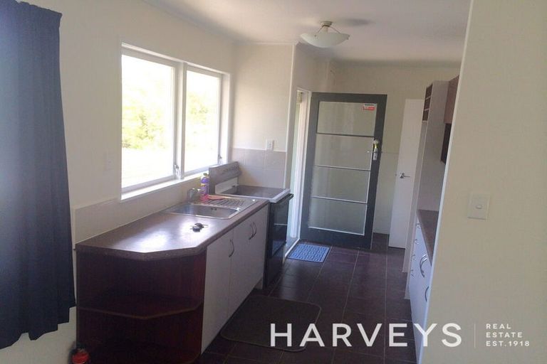 Photo of property in 42 Crystal Avenue, Glendene, Auckland, 0602