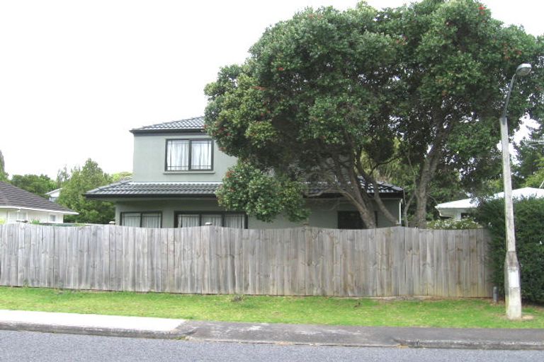 Photo of property in 1/19 Seine Road, Forrest Hill, Auckland, 0620