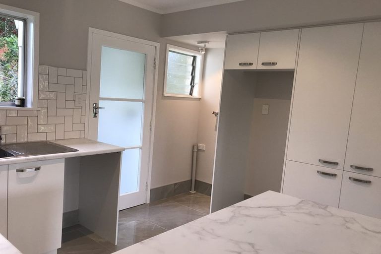 Photo of property in 3/200 Te Atatu Road, Te Atatu South, Auckland, 0610