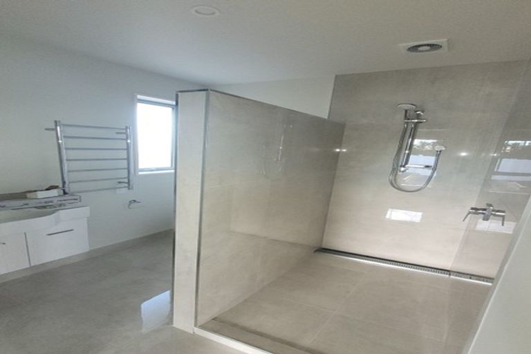 Photo of property in 1 Mccahon Drive, Rangiora, 7400