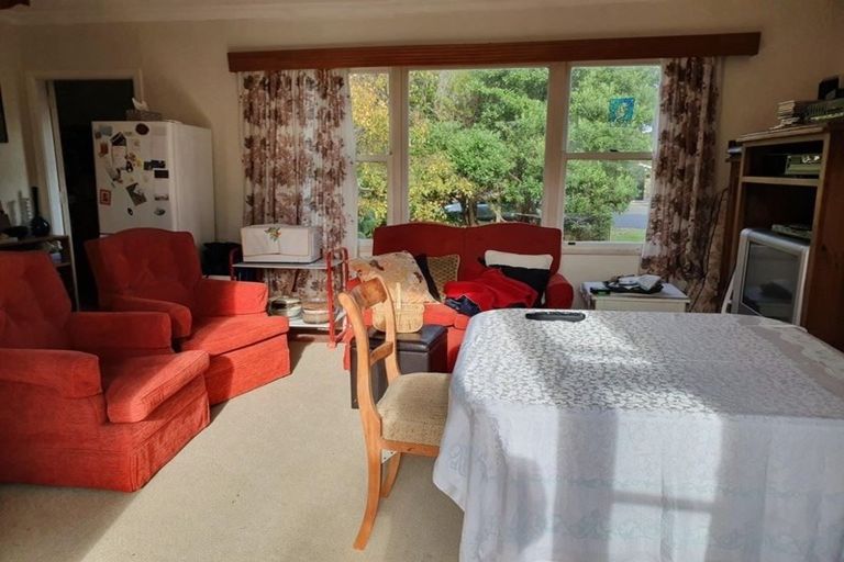 Photo of property in 17 Rangihiroa Street, Waikanae Beach, Waikanae, 5036