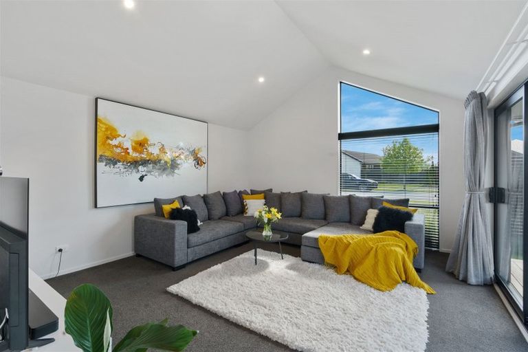 Photo of property in 8 Bronco Drive, Aidanfield, Christchurch, 8025