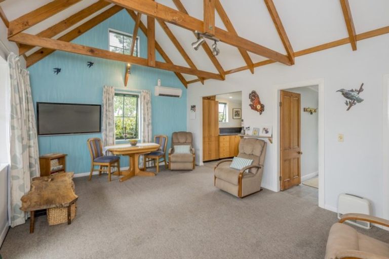 Photo of property in 18 Campion Road, Waikanae Beach, Waikanae, 5036