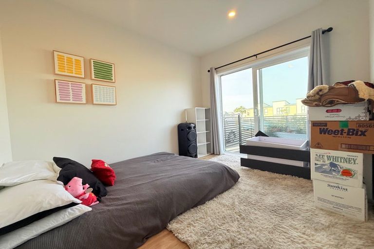 Photo of property in 77 Hokioi Drive, Kenepuru, Porirua, 5022