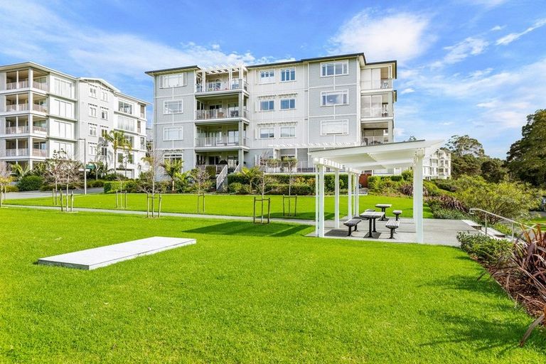 Photo of property in 74 Eaves Bush Parade, Orewa, 0931